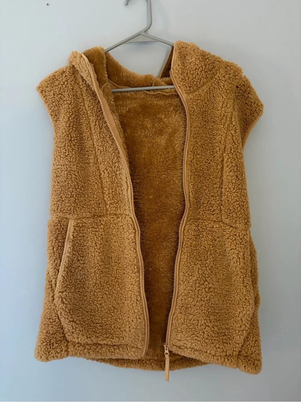 Women’s Sherpa Zip-Up Vest - Camel